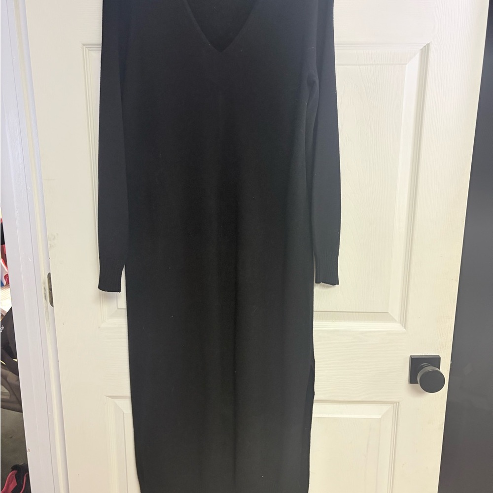 Splendid x @cellajaneblog Black V-Neck Long Sleeve Midi Sweater Dress - Picture 4 of 4